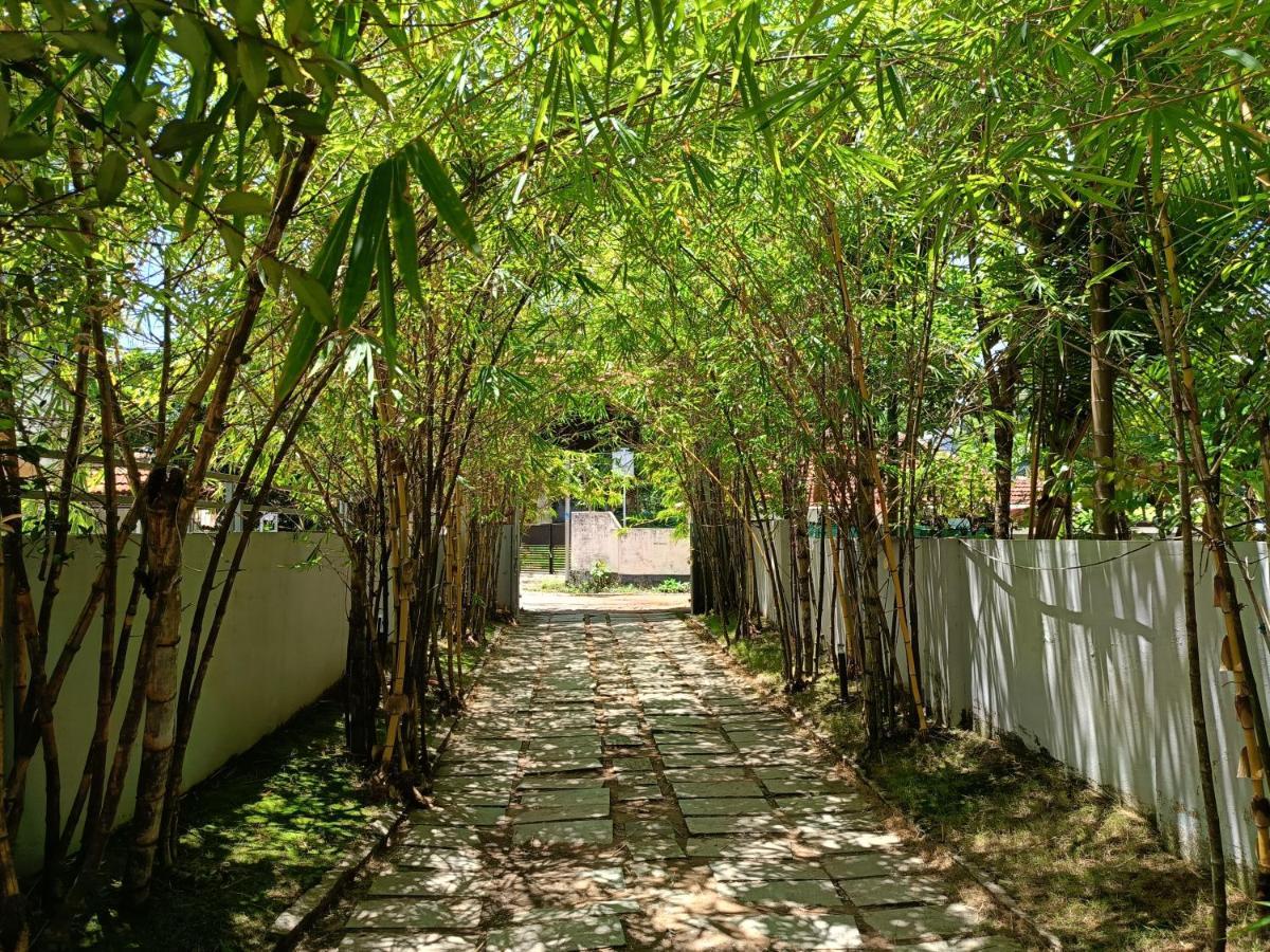 Global Backwater Resort โกลลัม ภายนอก รูปภาพ